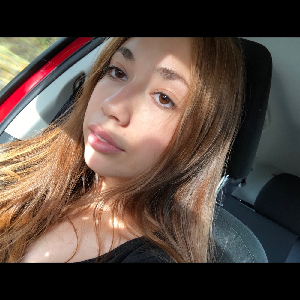 Meet your Posher, Alejandra